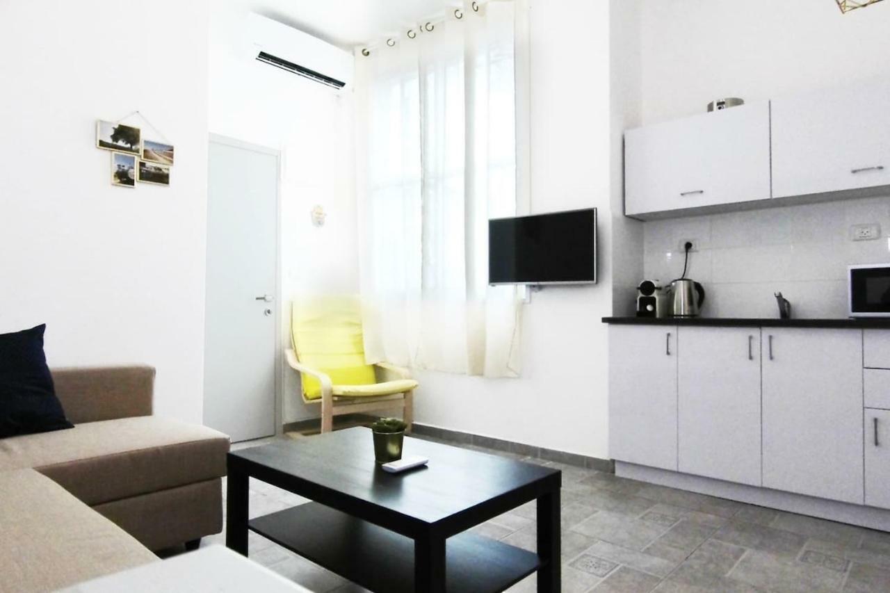 Trendy Apartments In The Heart Of Florentin With Free Netflix Tel Aviv Eksteriør billede